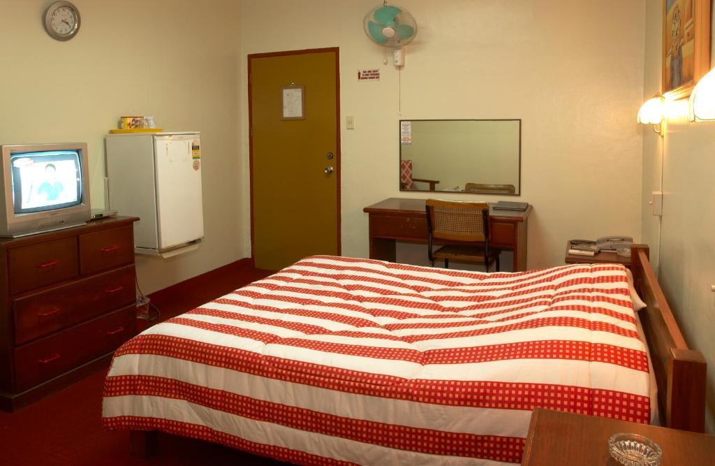 Phoenix Hotel Angeles Ruang foto