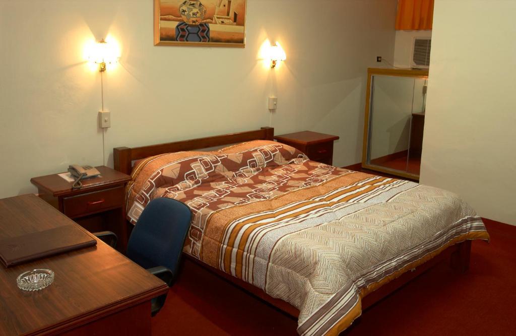 Phoenix Hotel Angeles Ruang foto