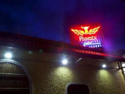 Phoenix Hotel Angeles Bagian luar foto
