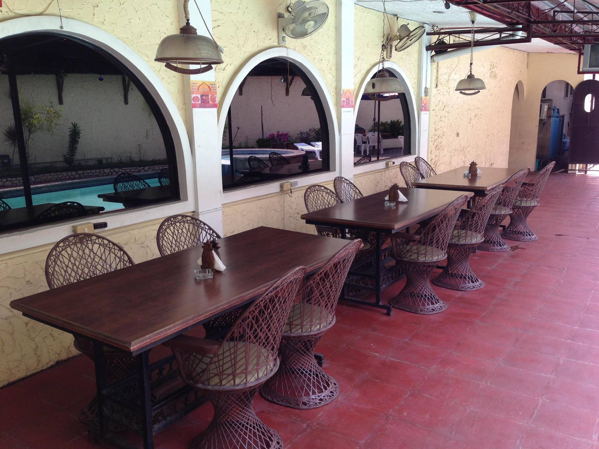Phoenix Hotel Angeles Bagian luar foto