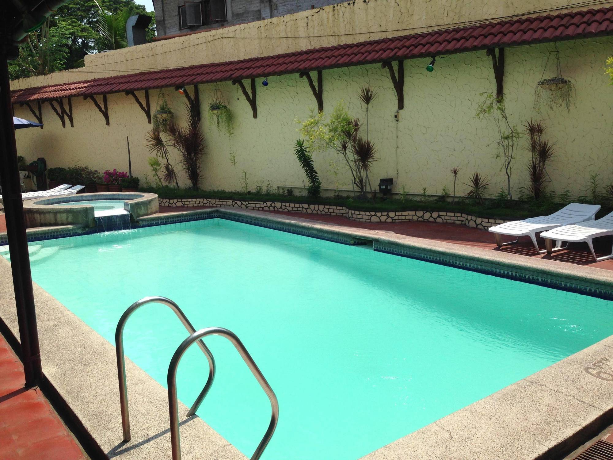 Phoenix Hotel Angeles Bagian luar foto